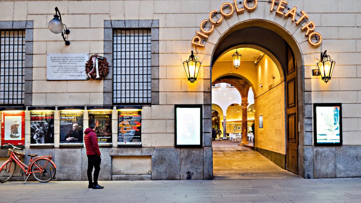 Il «golpe» di Sala sul Piccolo Teatro. Allarga il cda per scavalcare la Lega