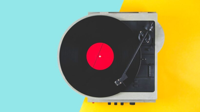 Fascino vinile. Per la prima volta in 34 anni, il 33 giri vende più del Cd