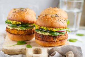 A noi vegetariani la moda vegana dell’hamburger risulta indigeribile