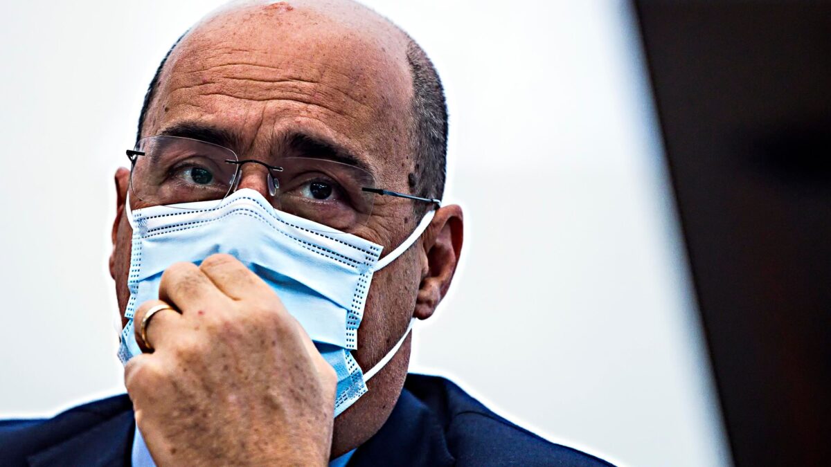 Zinga sbugiardato sui vaccini: «Scherzavo»