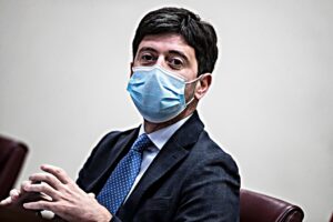 Il governo ci fa spiare in casa