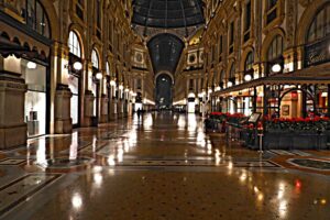 Chiudere Milano costa 100 milioni al mese