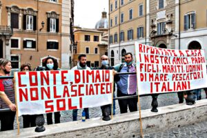I marinai in Libia appesi al cambio di regime