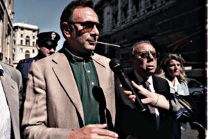 «La dama del cardinale mi chiedeva istruzioni per diventare una 007»