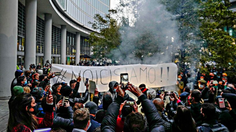 La protesta dilaga, il governo bara sui soldi