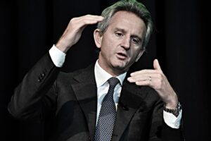 Mediobanca si svincola da Generali con la maglia del regista nazionale