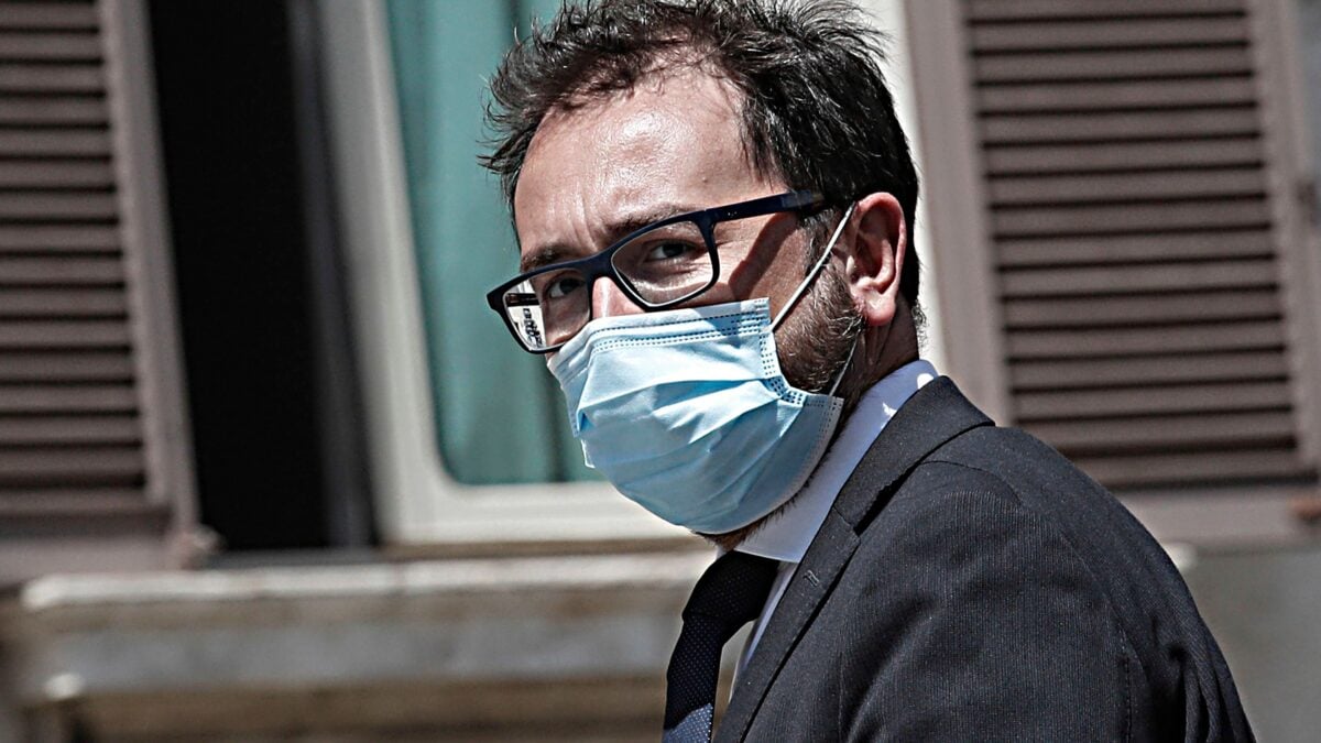 Bonafede perde il pelo, non il vizio. È pronta un’altra svuotacarceri