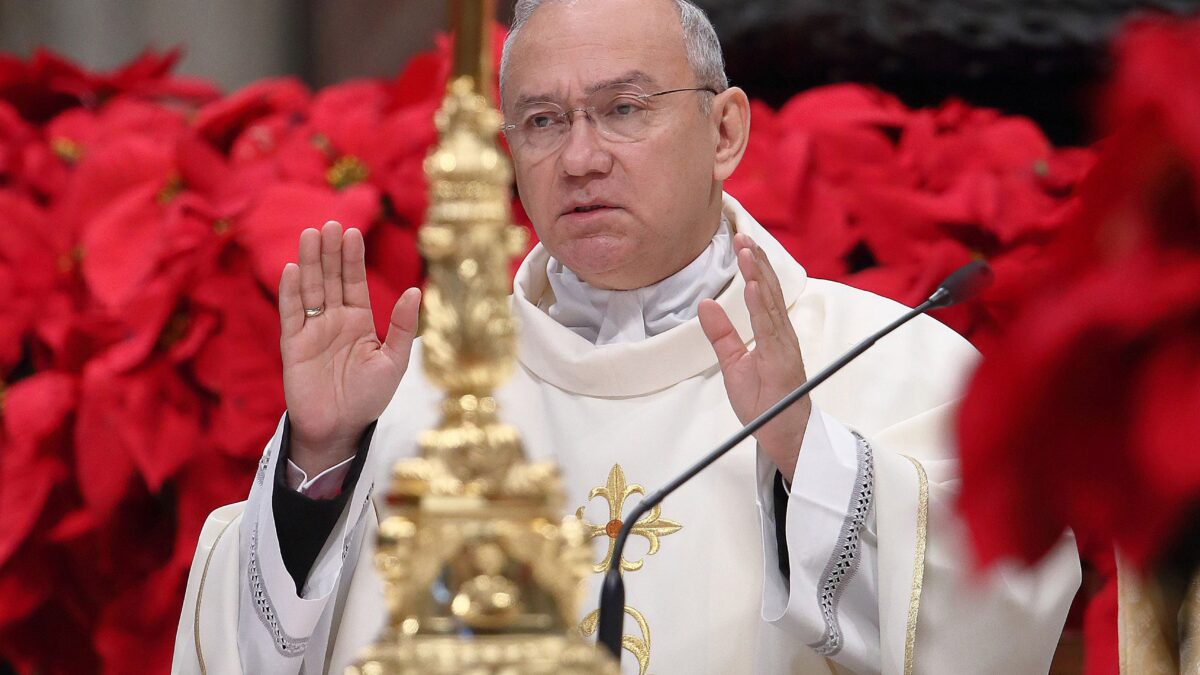 Viganò ad alzo zero sulla lobby gay vaticana