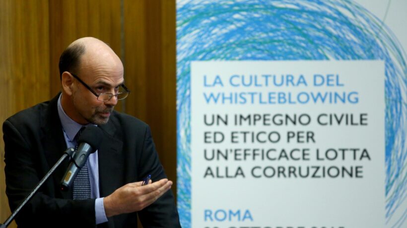«I soldi europei sono trappole che faranno alzare le tasse»
