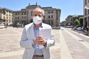 Chi infrange i dogmi del Covid viene ripudiato