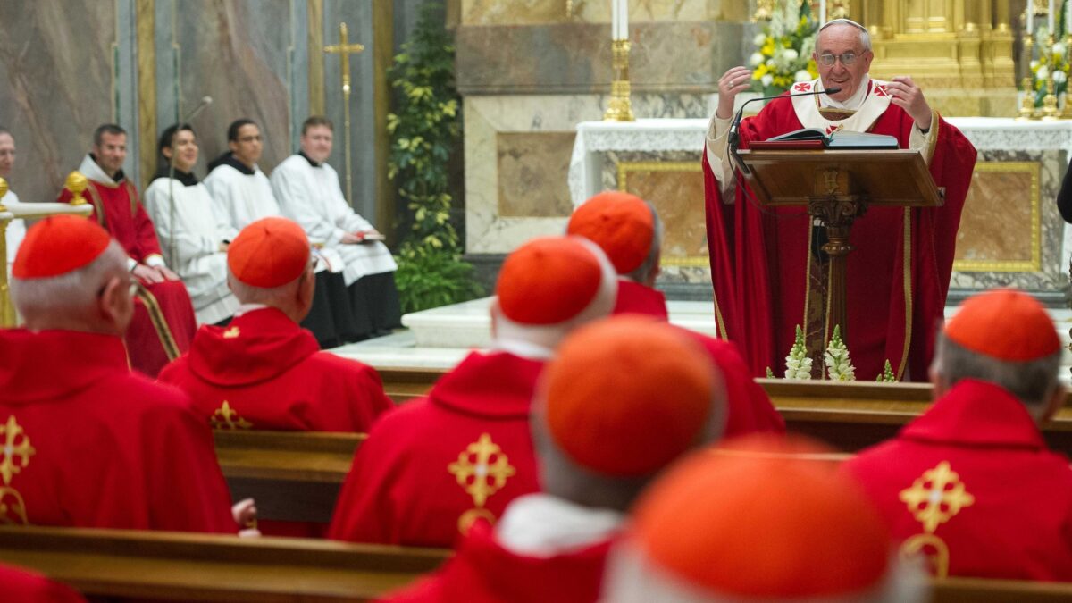 Bergoglio blinda la successione a sé stesso