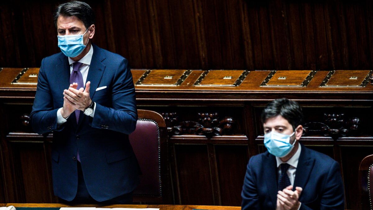 Il governo a un passo dal lockdown vuole lasciare il cerino alle Regioni