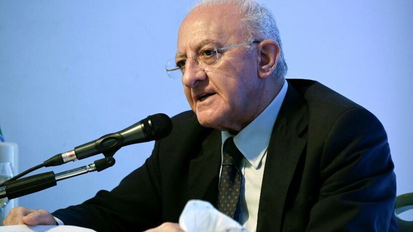 De Luca chiede bonus e congedi parentali. Sulle zone siamo già ai ricatti incrociati