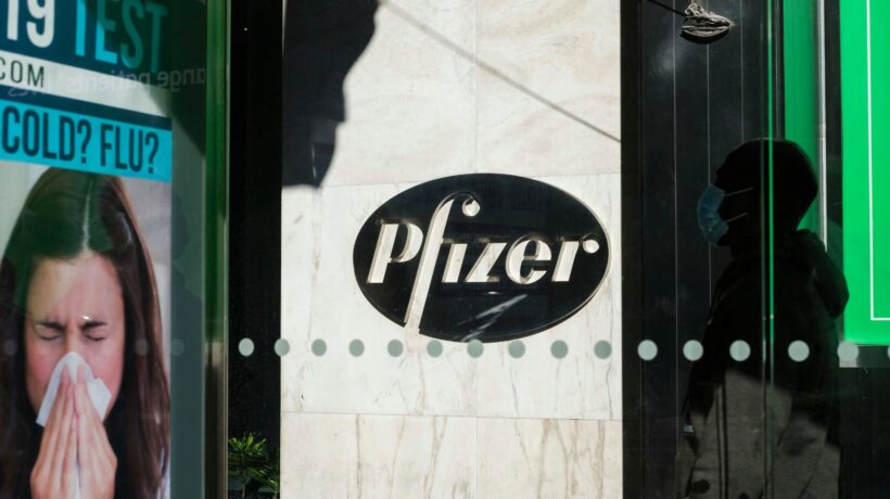 Dono di benvenuto di Pfizer a Biden: «Ecco il vaccino, è efficace al 90%»