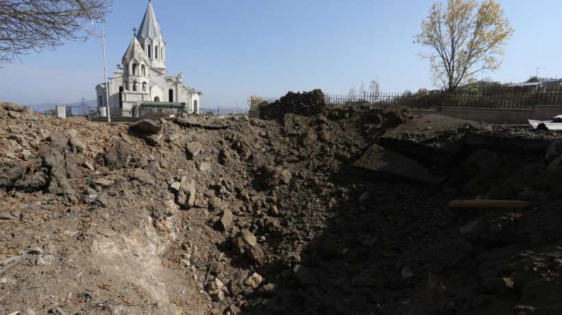 Gli azeri avanzano nel Nagorno Karabakh. A rischio le chiese cristiane