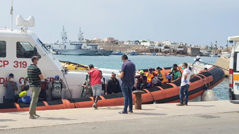 I giornali pro sbarchi: «Italiani indifferenti»