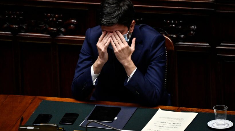 Speranza vuole silenziare le critiche. «Niente polemiche, questa è scienza»