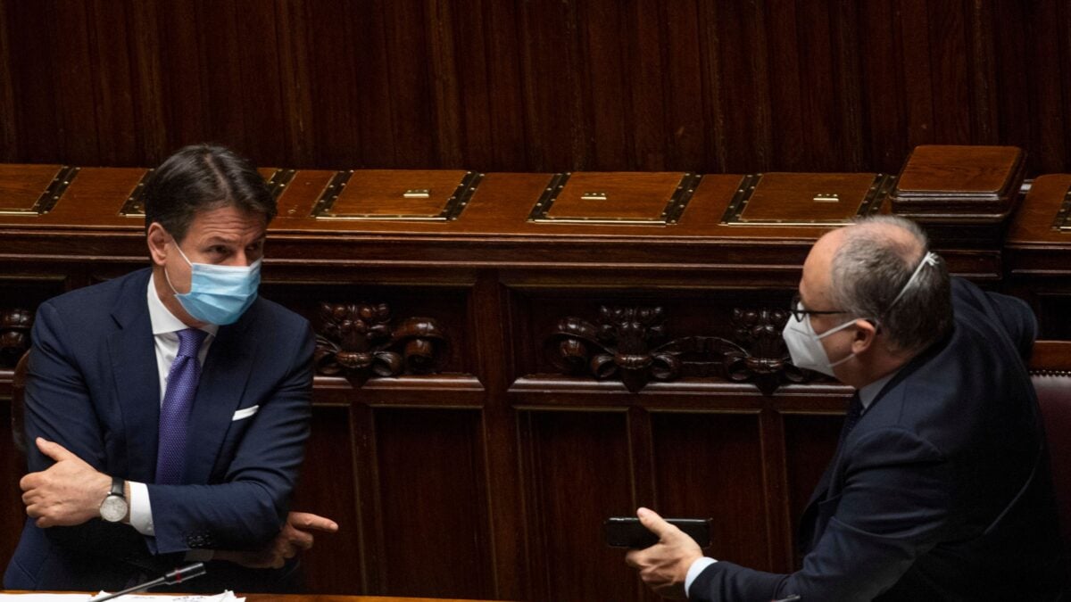 Ancora nebbia sulle coperture del Ristori bis