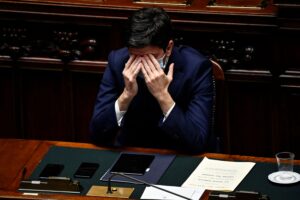 Altro che modello, la sanità di Speranza «vanta» il record di contagiati morti