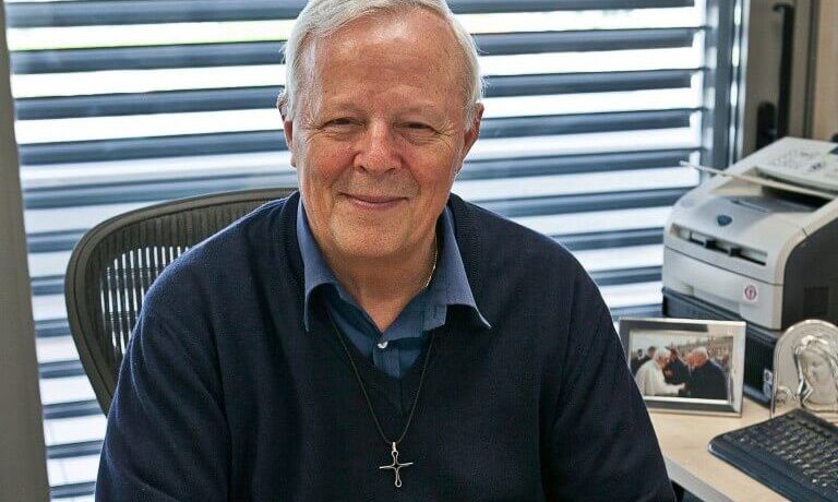 Padre Livio Fanzaga, il nemico perfetto di chi ci vuole zombie