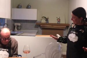 Le pillole di galateo di Petra e Carlo: l’aperitivo