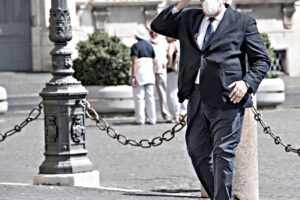 L’ex pm Emiliano capeggia la rivolta per imporre la didattica a distanza