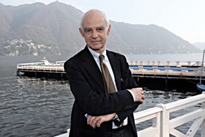 «Un governo di struzzi e incapaci ci terrorizza per farsi obbedire»