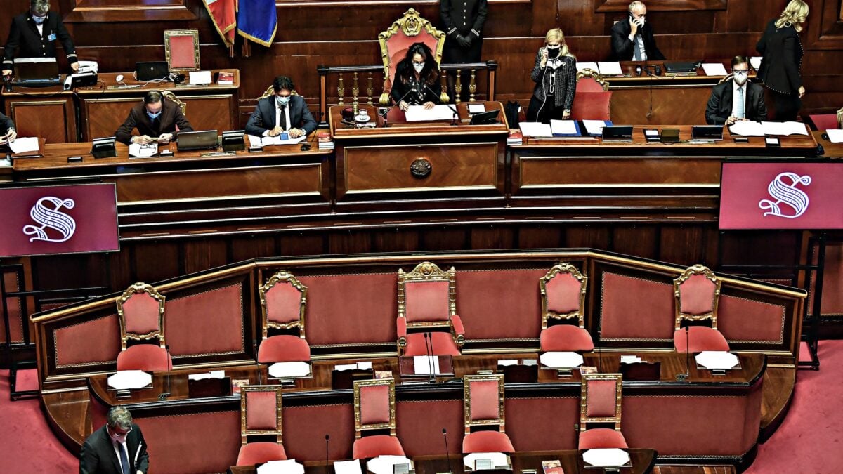 Bollettini di guerra e il solito Burioni. Il partito del lockdown semina paura