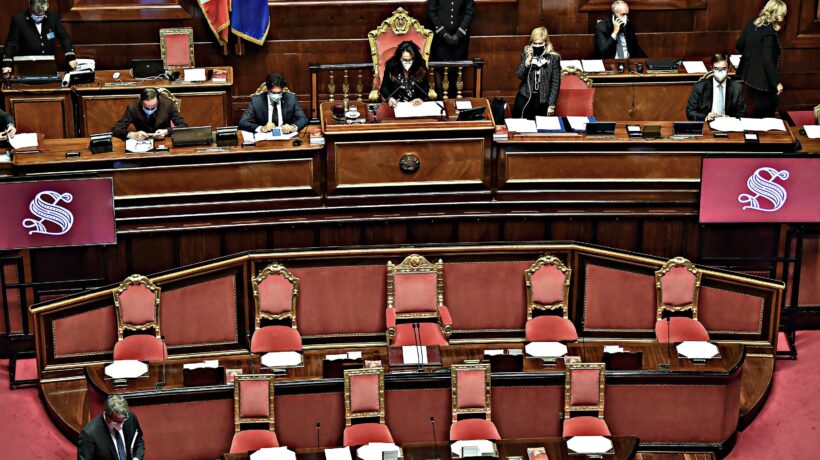 Bollettini di guerra e il solito Burioni. Il partito del lockdown semina paura