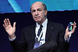 La faida tra competenti nelle carte su Open