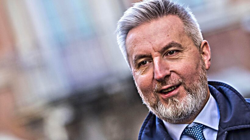 Renzi vuole approdare alla Nato disarcionando Guerini dalla Difesa