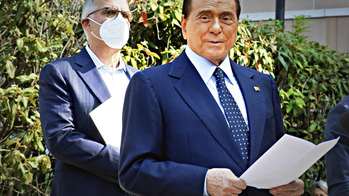 La sinistra si rimangia anni di insulti al Cav