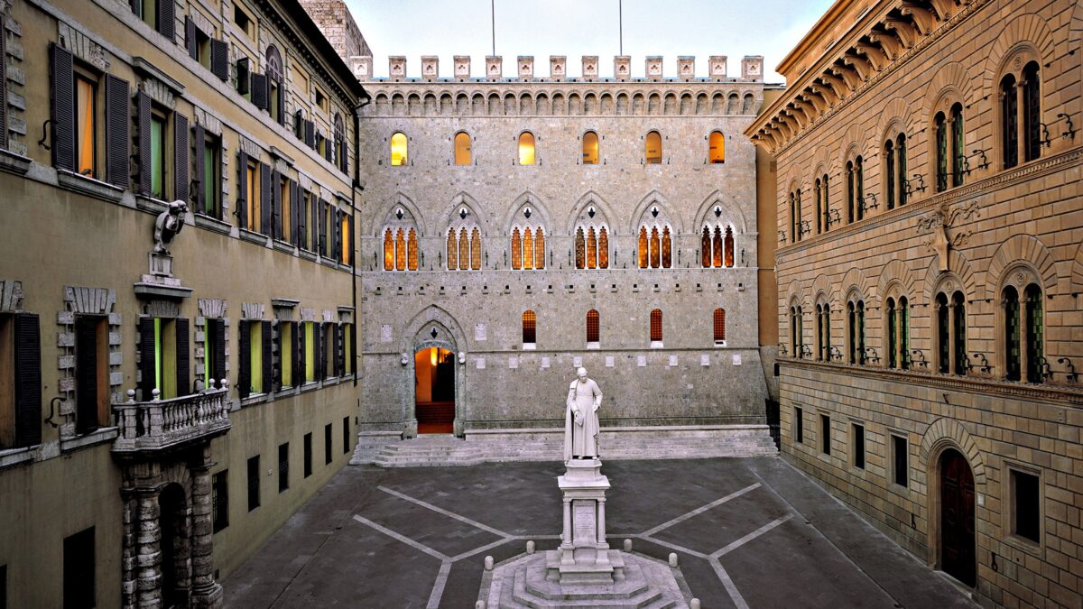 I fondi accendono le beghe politiche. Obiettivo: far soldi dalle cause a Mps
