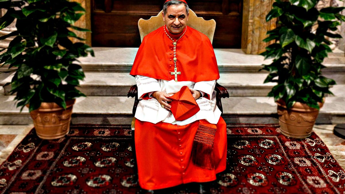 La «donna degli intrighi vaticani» ha 70 anni ed è una terremotata