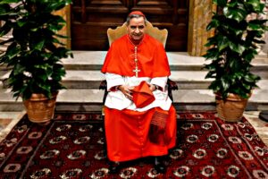 La «donna degli intrighi vaticani» ha 70 anni ed è una terremotata