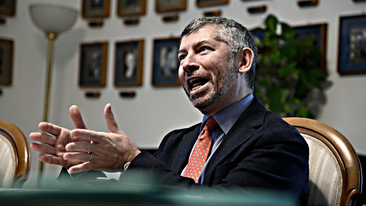 Il partito dei gay fa già litigare i gay: «Sarà un flop, diventeremo ridicoli»
