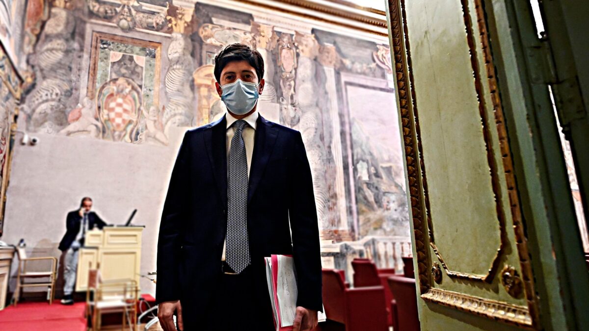 Il governo tiene chiusa la Lombardia. Fontana: «Ignorati i nostri sacrifici»