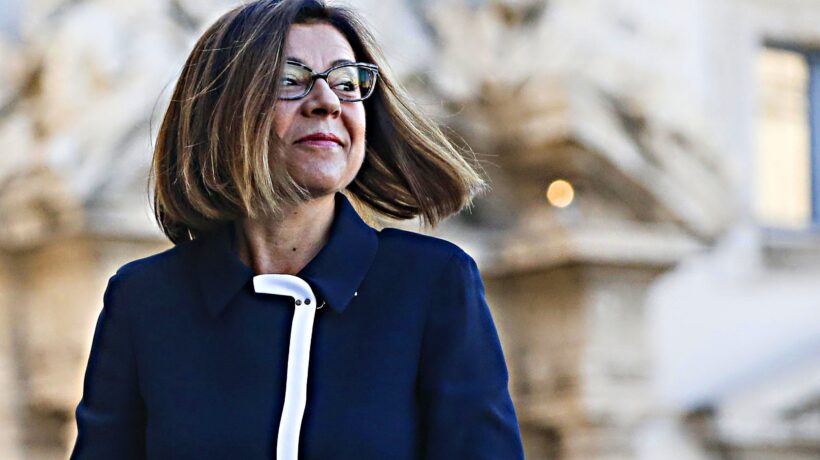 Dopo il fiasco al Mit, la De Micheli s’atteggia a ministro dell’Istruzione