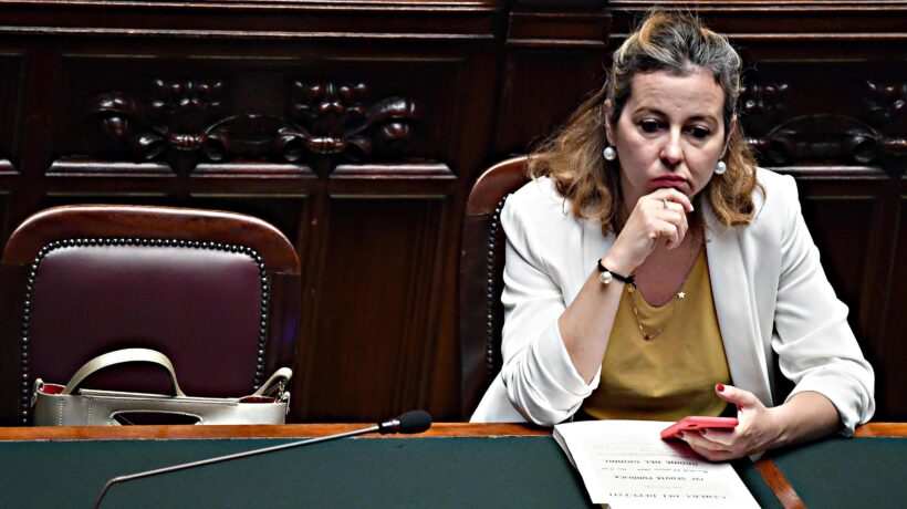 Soldi, audio segreti e patti carbonari: il M5s in ginocchio da Big Pharma