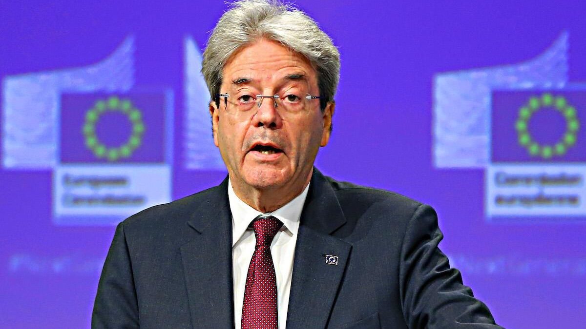 Le mezze verità di Conte sui servizi. «La fondazione? Idea di Gentiloni»