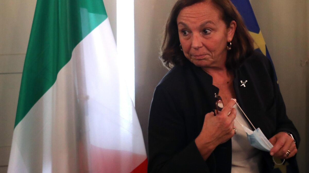 Misteri della Lamorgese contagiata. In Cdm prima dell’esito del tampone