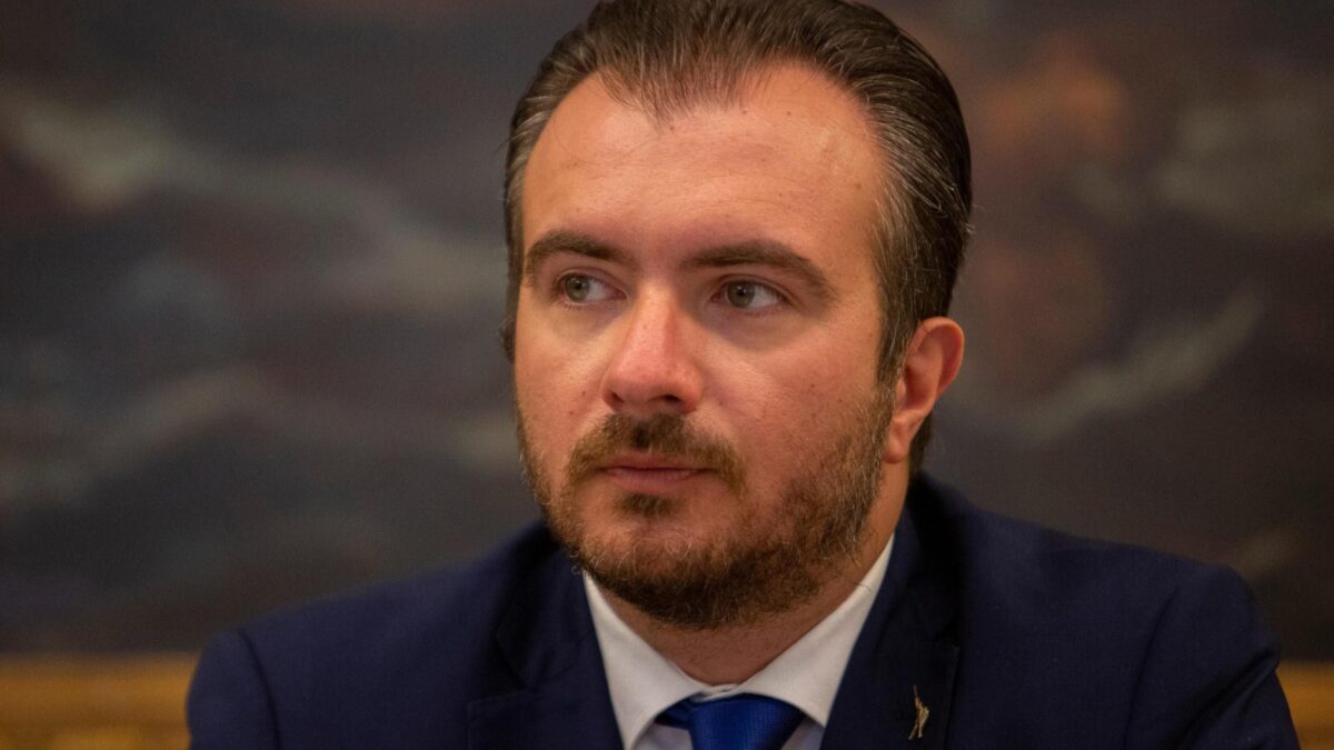 «La soluzione è il voto, non il governissimo»