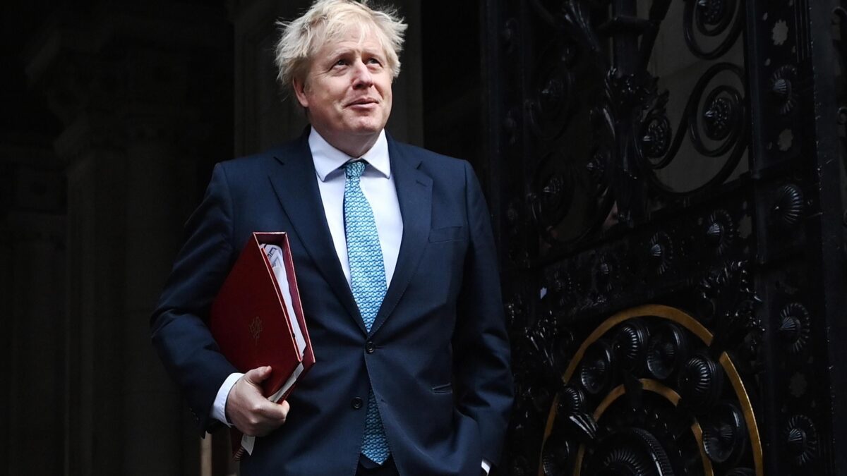 La brexit di Bojo senza dazi lascia in disparte Macron