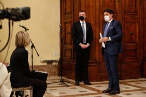 Dalla recita via social alle Camere umiliate. Le forzature di Conte gridano vendetta
