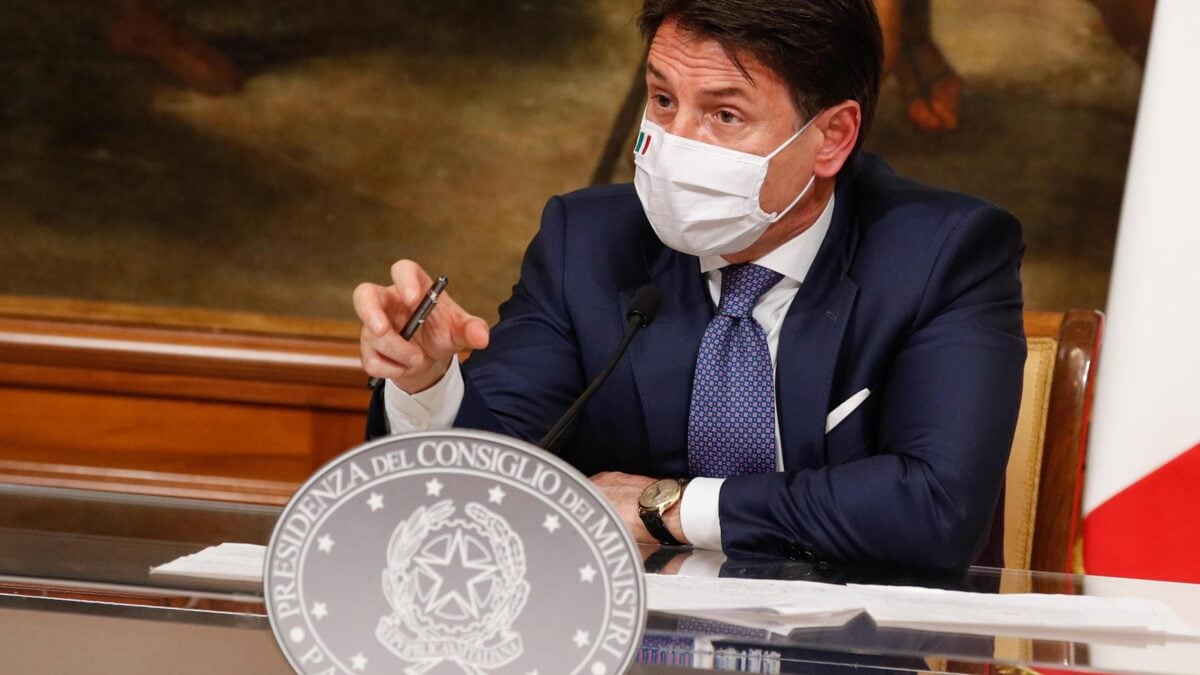 Il governo bombarda il volontariato. Associazioni costrette ad aprire l’Iva