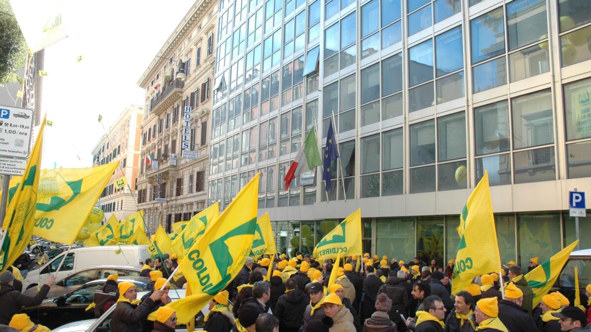 «Conflitto d’interessi per il capo renziano dell’agenzia che eroga fondi agli agricoltori»