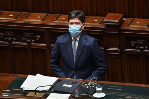 Nel piano vaccini di Speranza nulla è sicuro