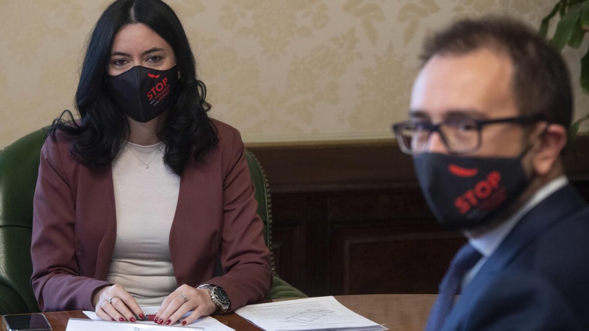 Bonafede scrive gli atti copiando i testi Anm