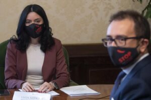 Bonafede scrive gli atti copiando i testi Anm