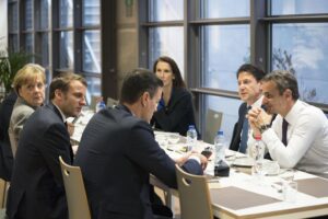 Il Natale è sotto controllo, il virus no. E Roma è fuori dal vertice europeo